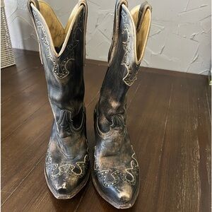 Ladies size 10 cowboy boots